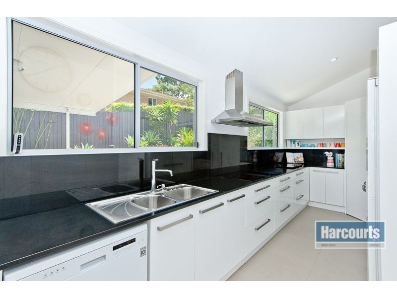 8 Toolara Street, The Gap QLD 4061