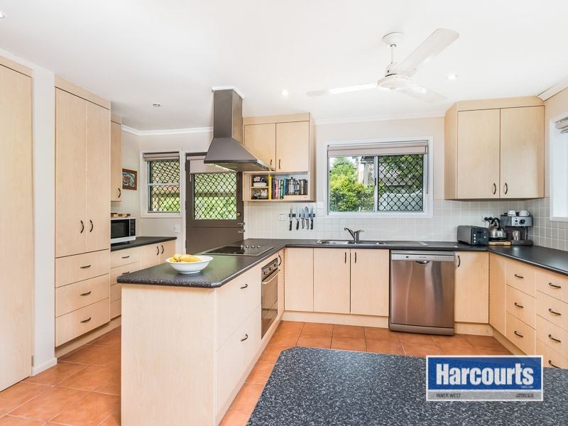 8 Pangela Street, The Gap QLD 4061