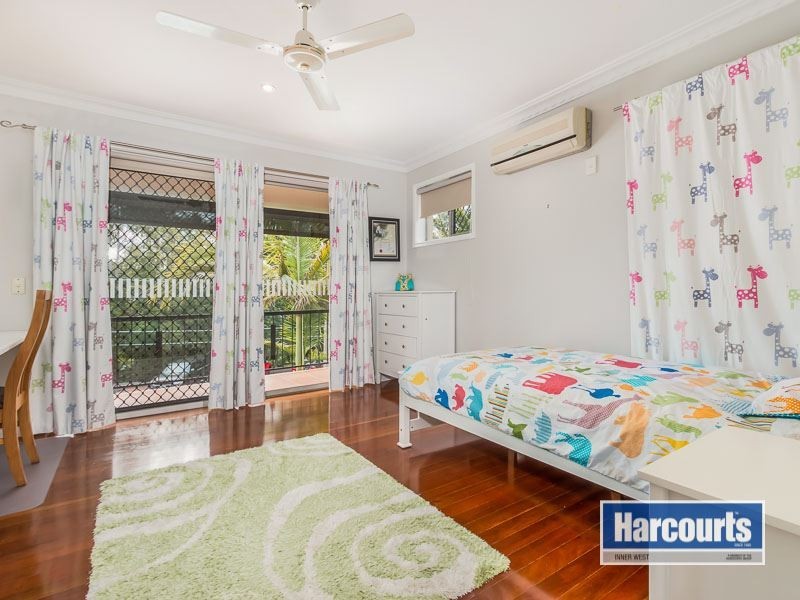 8 Pangela Street, The Gap QLD 4061