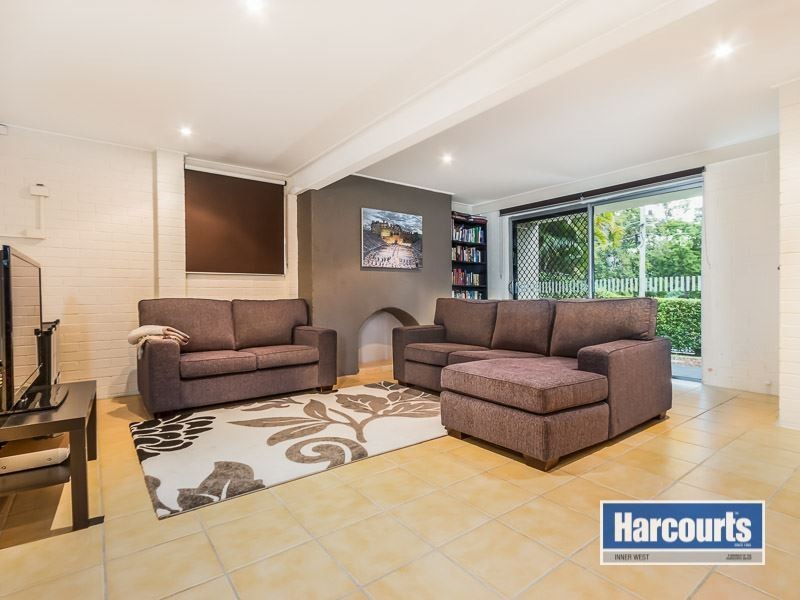 8 Pangela Street, The Gap QLD 4061