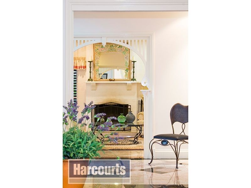 6 Mary Orr Court, Camp Mountain QLD 4520