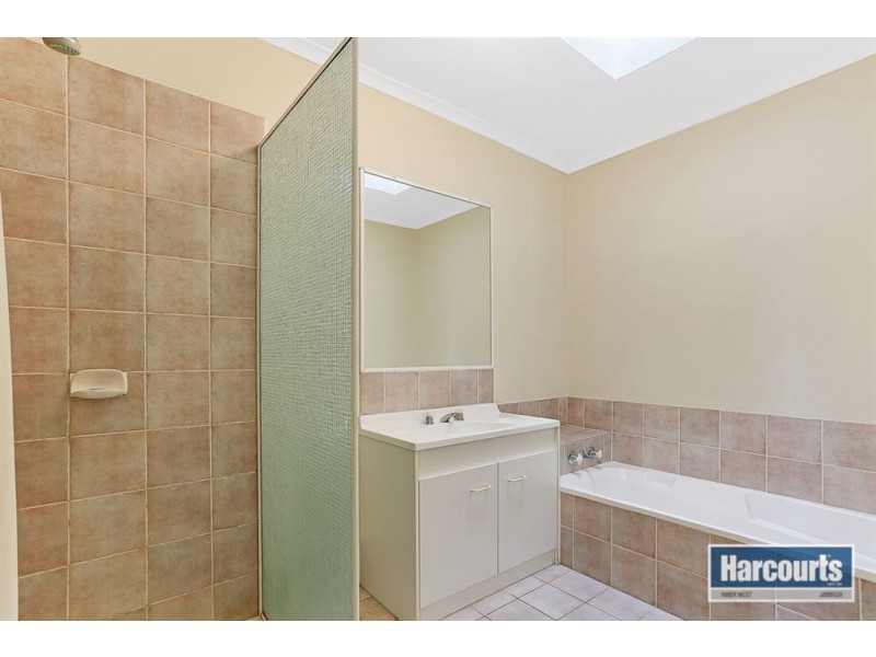 18/15 Kaloma Road, The Gap QLD 4061