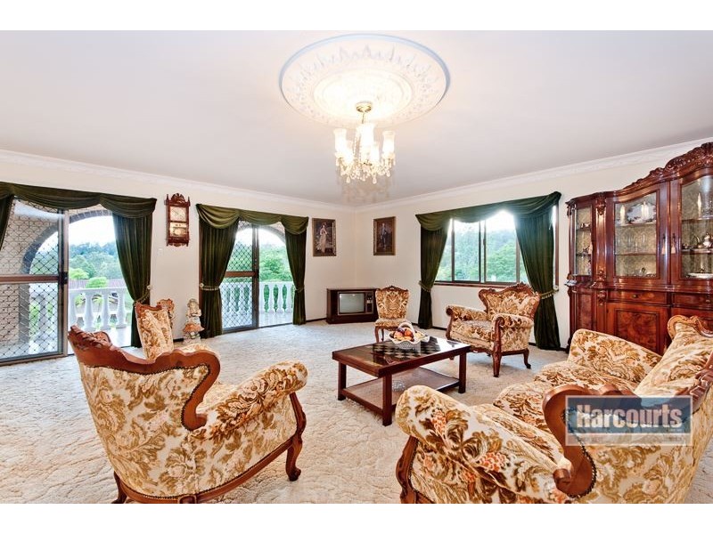 27 Dungory Street, The Gap QLD 4061
