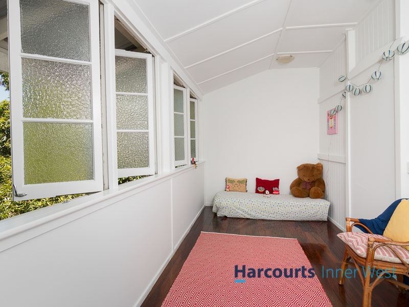 89 Russell Terrace, Indooroopilly QLD 4068