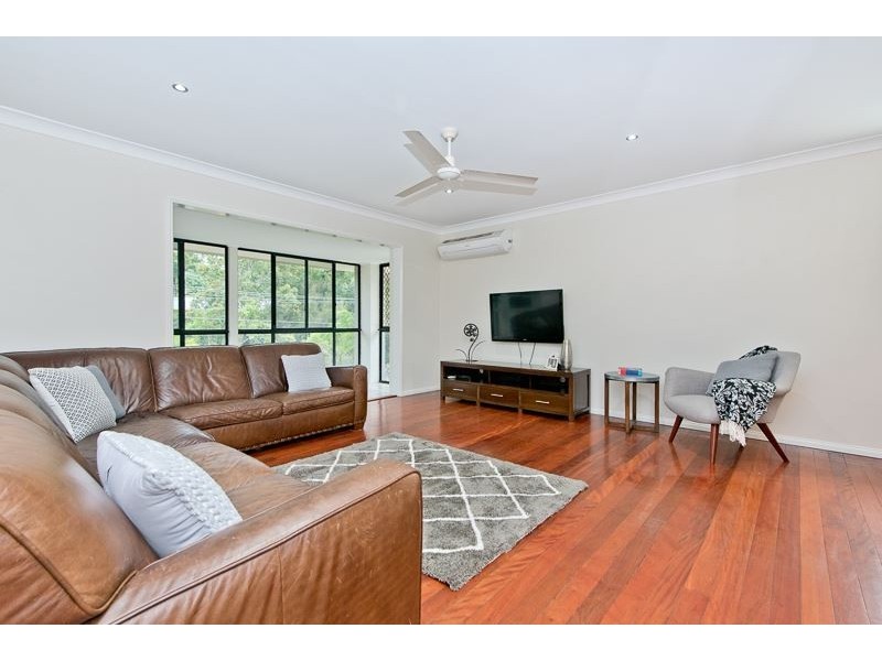 76 Tarnook Drive, Ferny Hills QLD 4055