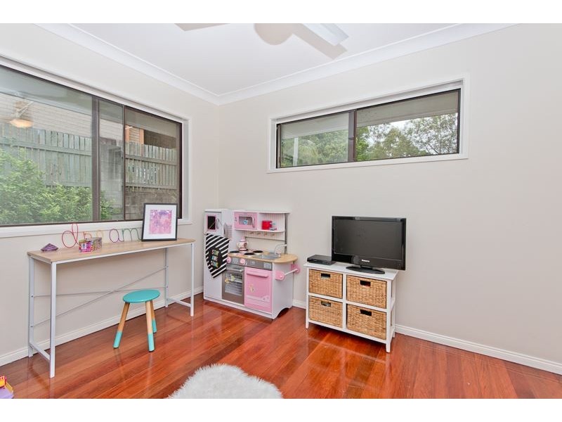 76 Tarnook Drive, Ferny Hills QLD 4055