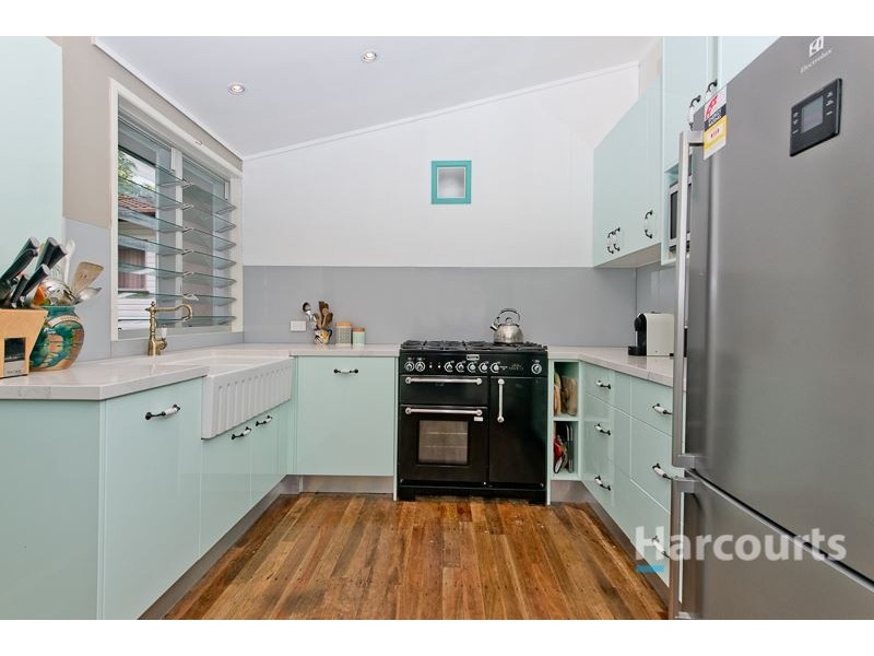 16 Wirlpana Avenue, Ferny Hills QLD 4055