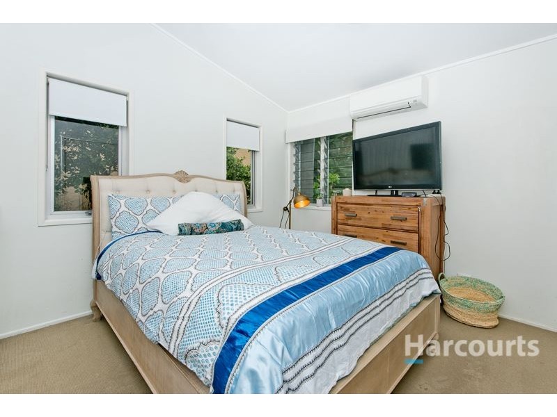 16 Wirlpana Avenue, Ferny Hills QLD 4055