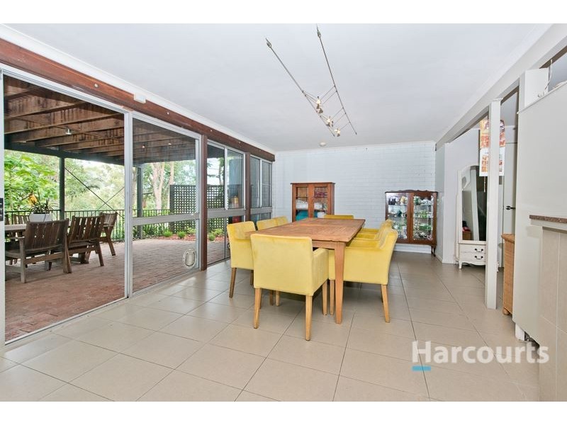 16 Wirlpana Avenue, Ferny Hills QLD 4055