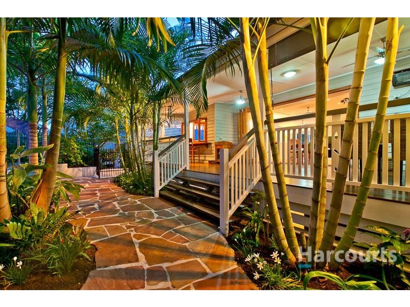 8 Burnham Road, Bardon QLD 4065