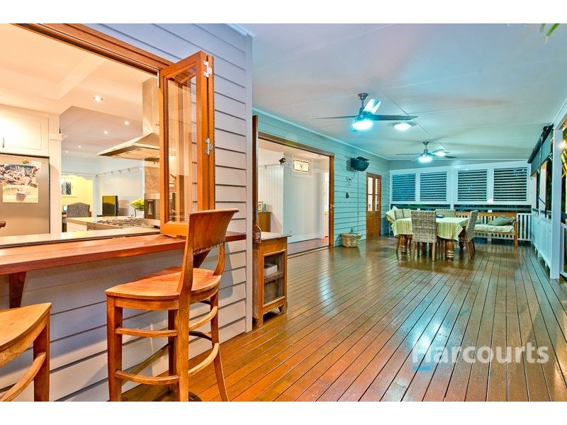 8 Burnham Road, Bardon QLD 4065