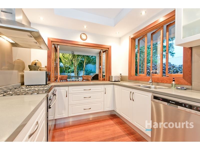 8 Burnham Road, Bardon QLD 4065