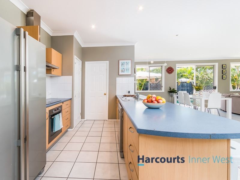 42 Dillon Road, The Gap QLD 4061