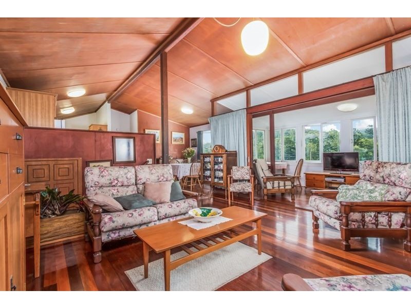 8 Jevons Street, The Gap QLD 4061