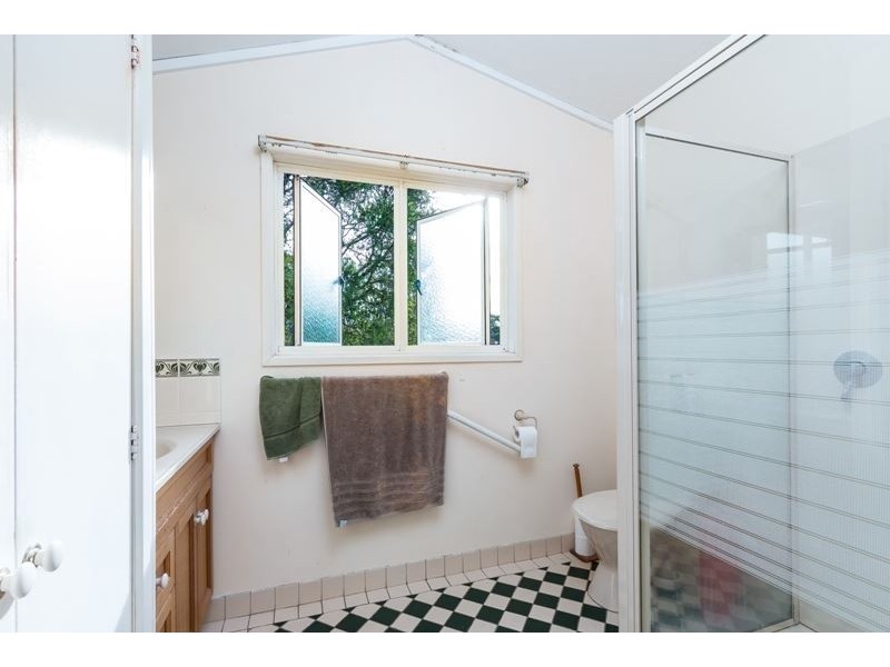8 Jevons Street, The Gap QLD 4061