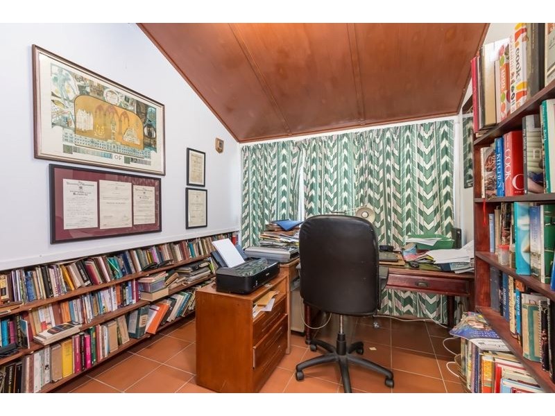8 Jevons Street, The Gap QLD 4061