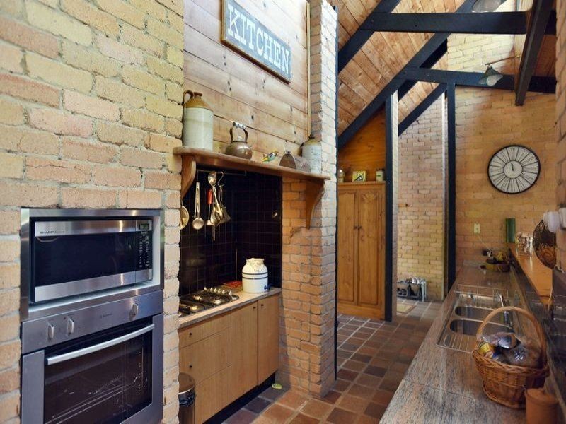 10 View Street, Mount Nebo QLD 4520