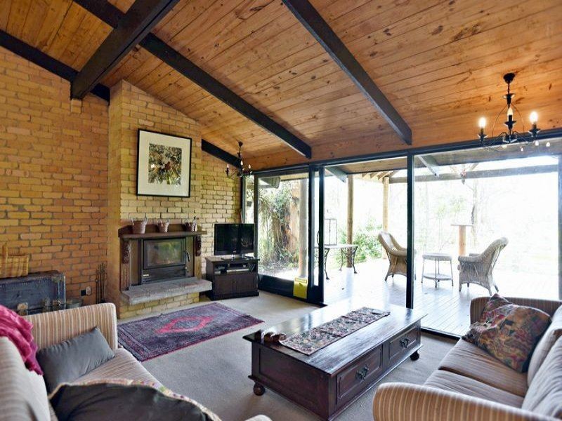 10 View Street, Mount Nebo QLD 4520