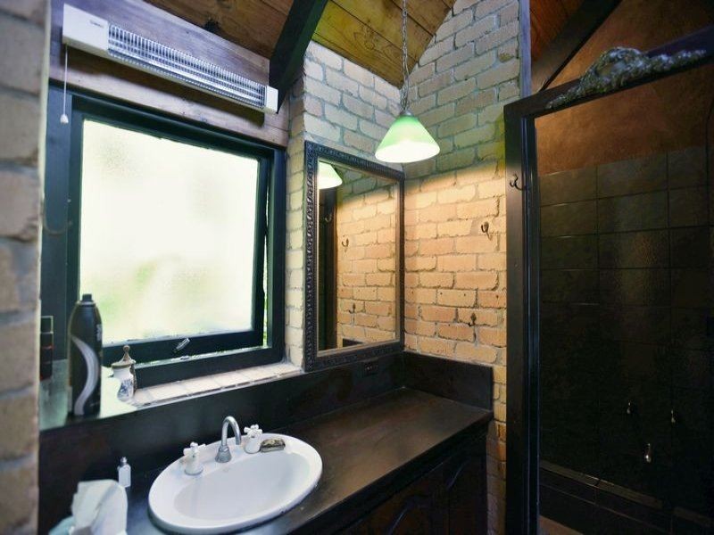 10 View Street, Mount Nebo QLD 4520