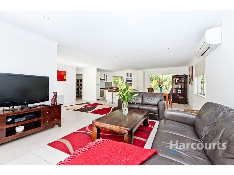 2 Kaldo Grove, Ferny Hills QLD 4055