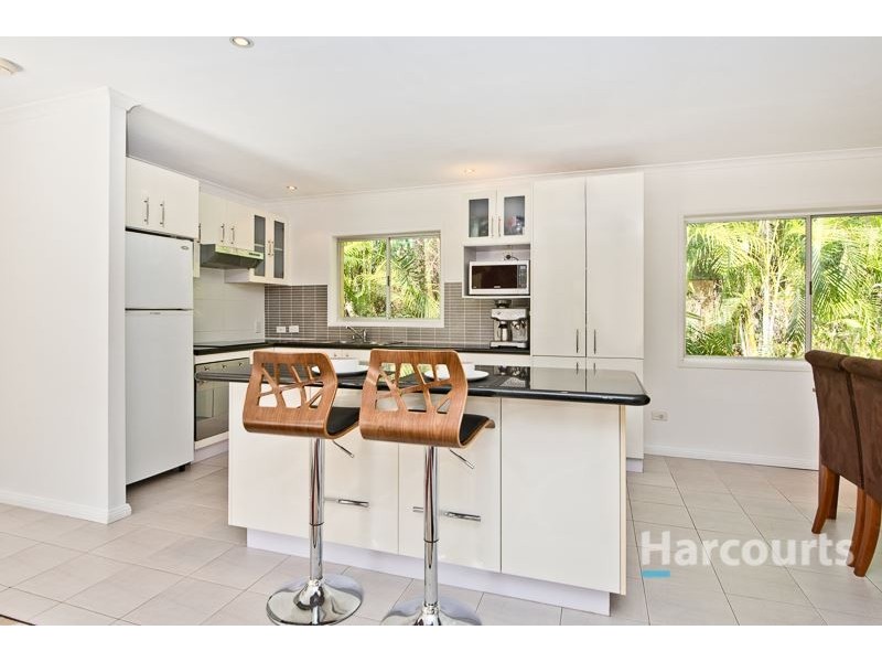 2 Kaldo Grove, Ferny Hills QLD 4055