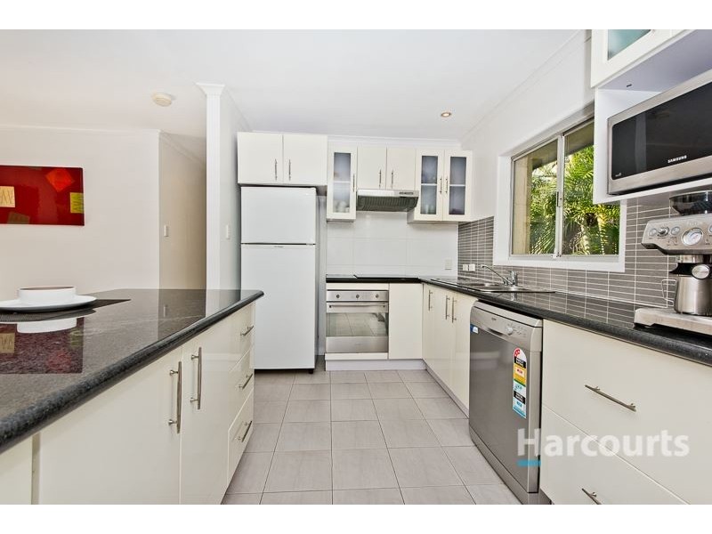 2 Kaldo Grove, Ferny Hills QLD 4055