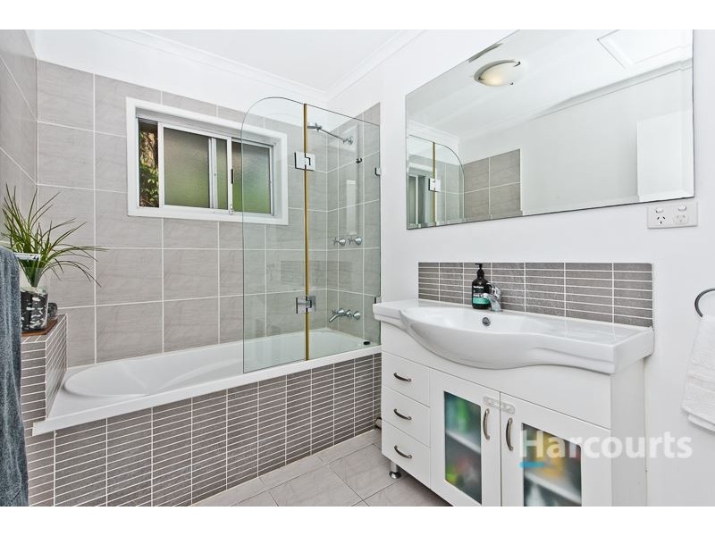 2 Kaldo Grove, Ferny Hills QLD 4055