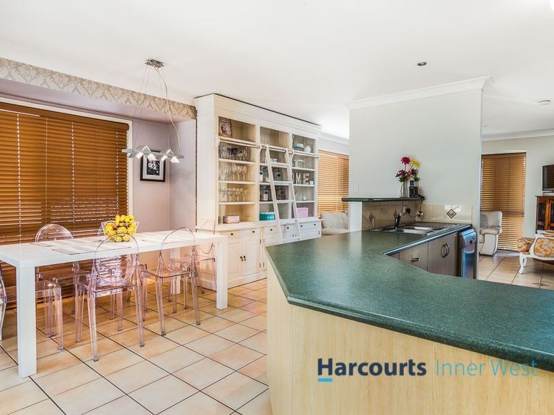 15 Vauton Court, Arana Hills QLD 4054