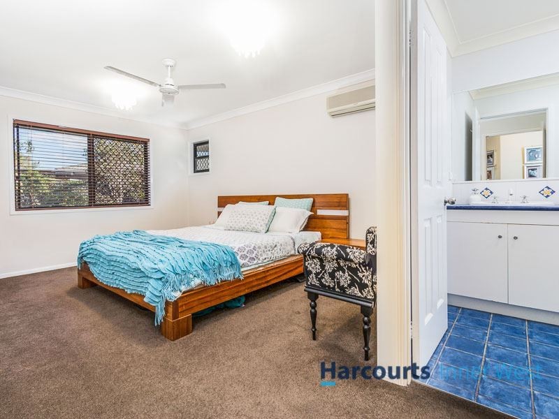 15 Vauton Court, Arana Hills QLD 4054