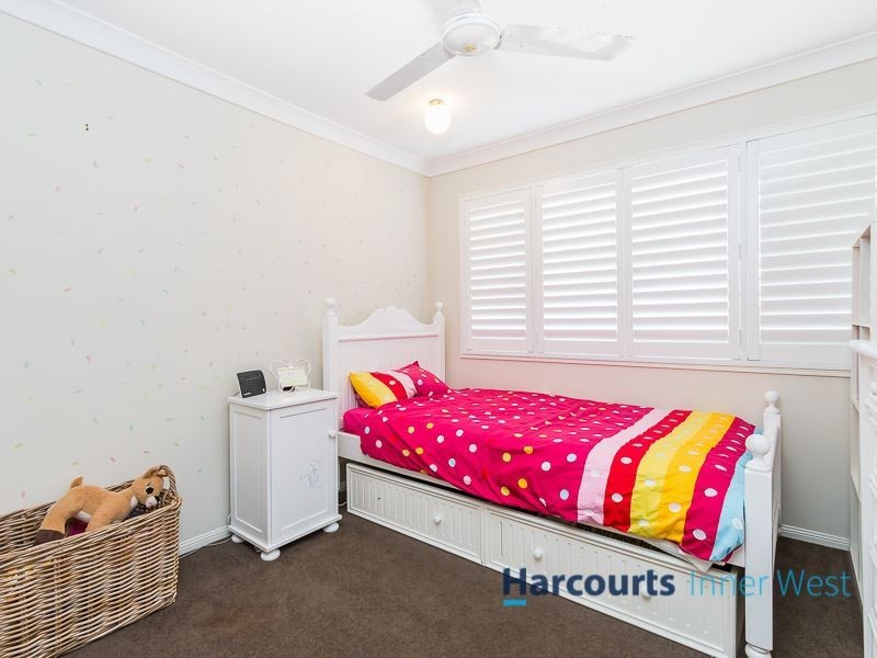 15 Vauton Court, Arana Hills QLD 4054