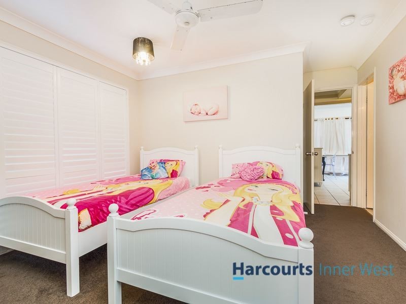 15 Vauton Court, Arana Hills QLD 4054