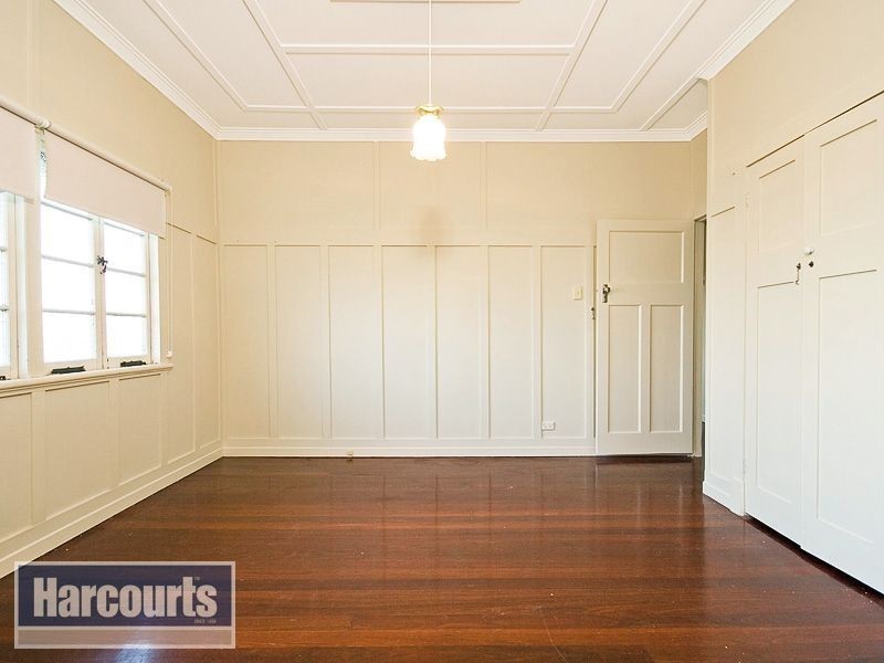 48 Grand Parade, Ashgrove QLD 4060