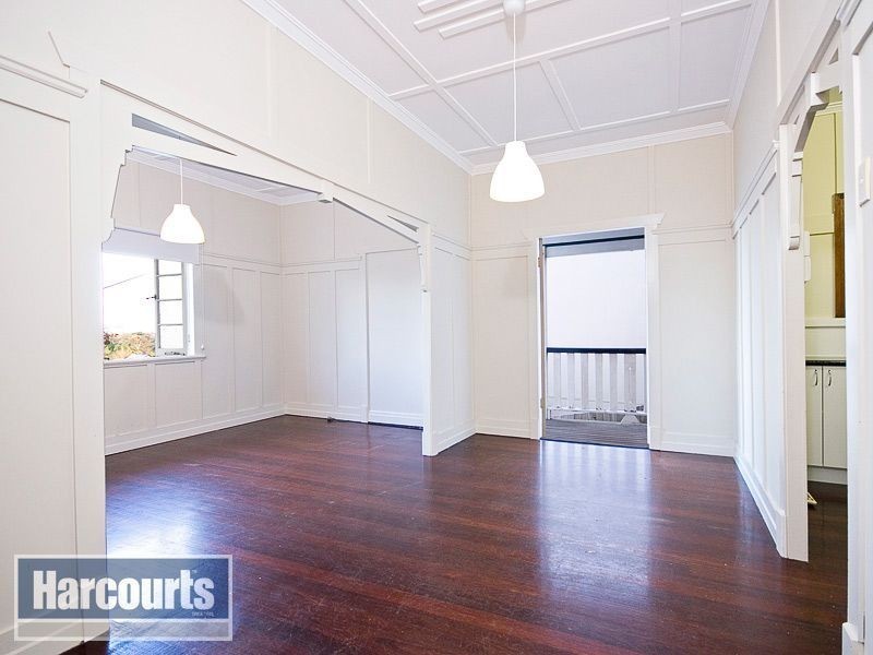 48 Grand Parade, Ashgrove QLD 4060