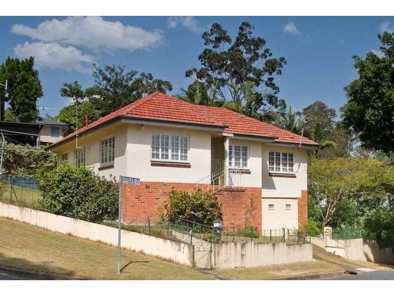 129 Gerler Street, Bardon QLD 4065