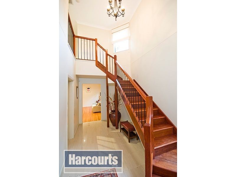 25 Burnham Road, Bardon QLD 4065