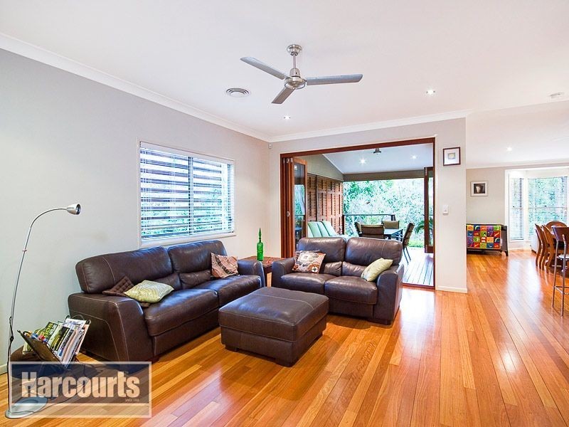 25 Burnham Road, Bardon QLD 4065