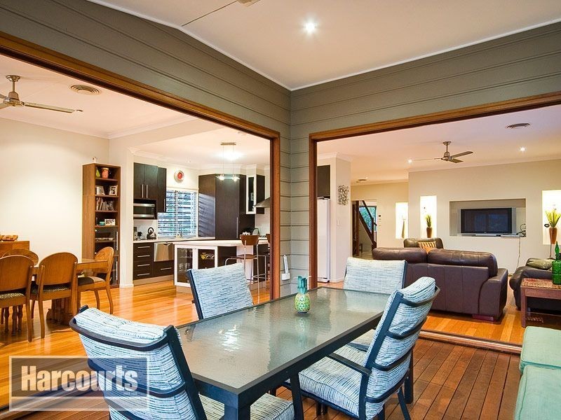 25 Burnham Road, Bardon QLD 4065