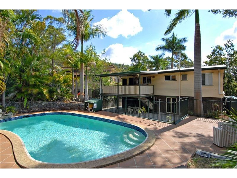 32 Woodside Street, The Gap QLD 4061