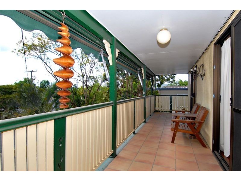 32 Woodside Street, The Gap QLD 4061