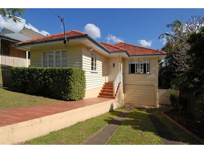 30 Yardley Avenue, Ashgrove QLD 4060