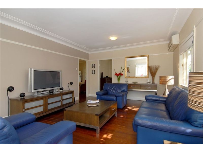 30 Yardley Avenue, Ashgrove QLD 4060