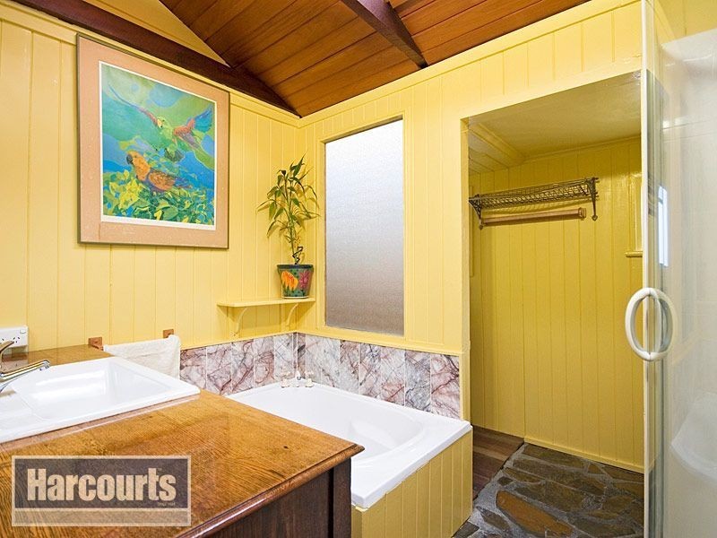 24 Boundary Road, Bardon QLD 4065