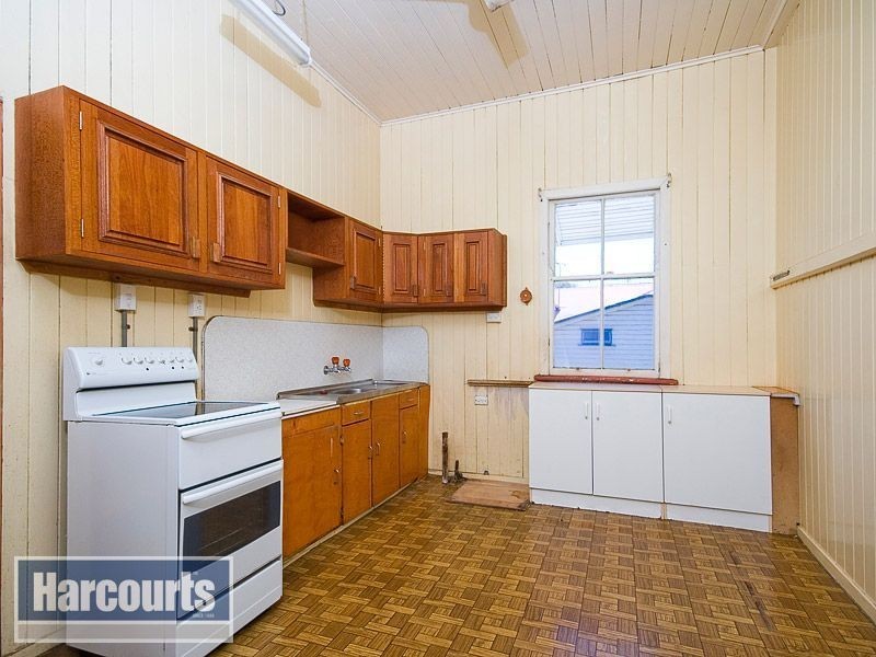 18 Collins Street, Annerley QLD 4103