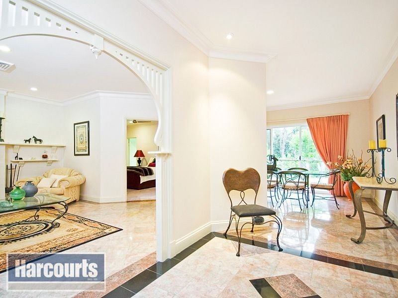 6 Mary Orr Court, Camp Mountain QLD 4520