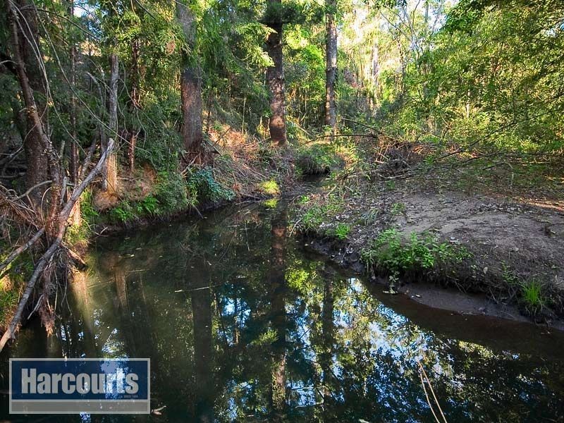 6 Mary Orr Court, Camp Mountain QLD 4520