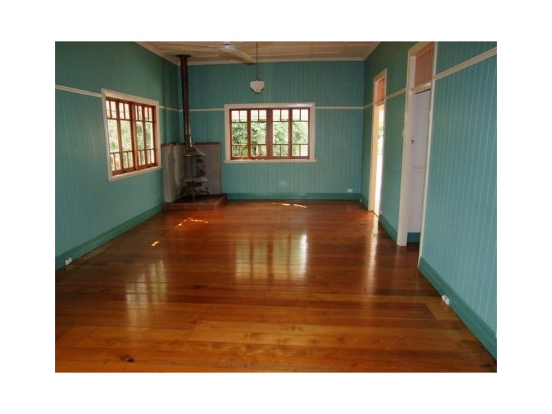 8 Tennis Ave, Ashgrove QLD 4060