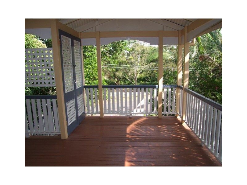 8 Tennis Ave, Ashgrove QLD 4060