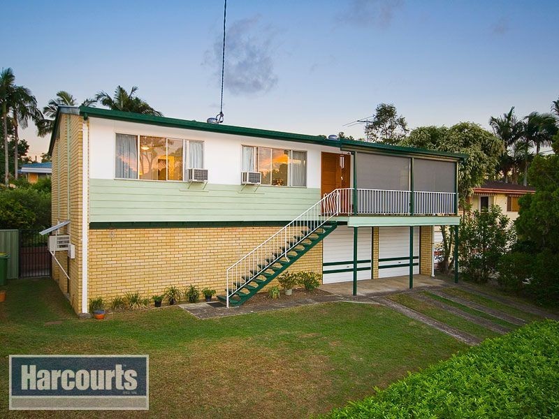 35 Dunbil Avenue, Ferny Hills QLD 4055
