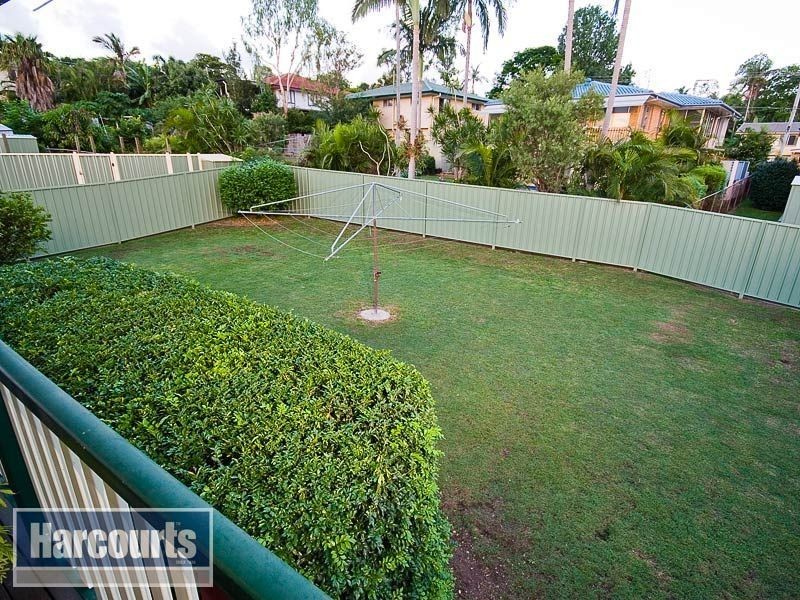 35 Dunbil Avenue, Ferny Hills QLD 4055