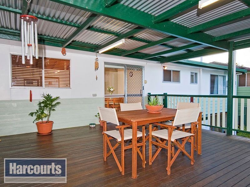 35 Dunbil Avenue, Ferny Hills QLD 4055